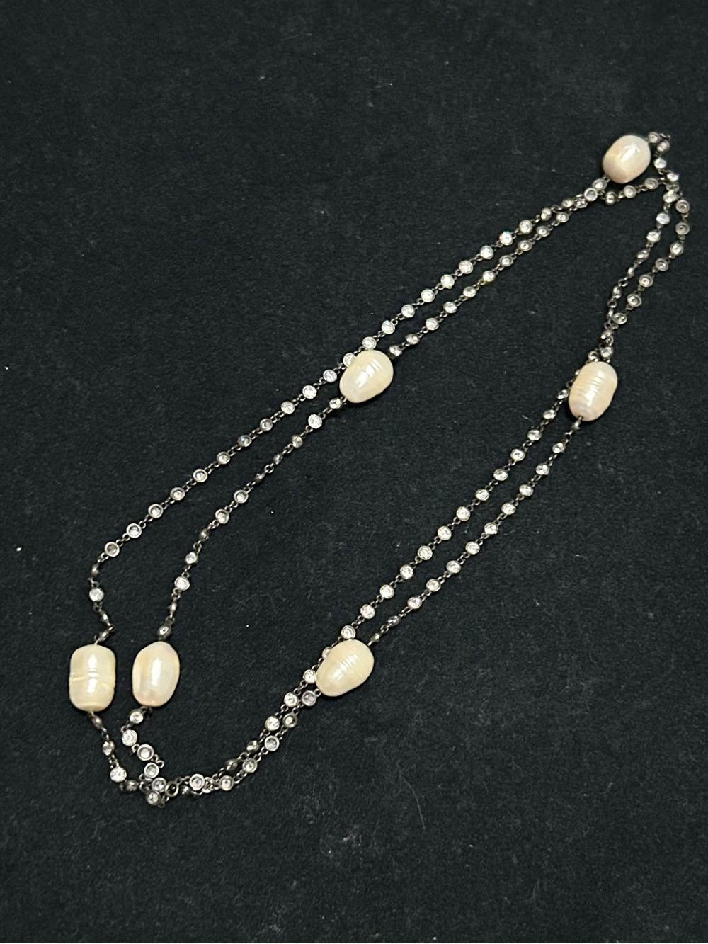 Source Unknown Cream Pearl and Silver Beaded Necklace